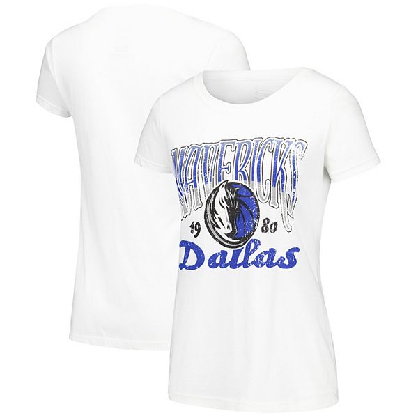 

Женская белая футболка Dallas Mavericks Sky High Stadium Essentials, Белый, Женская белая футболка Dallas Mavericks Sky High Stadium Essentials