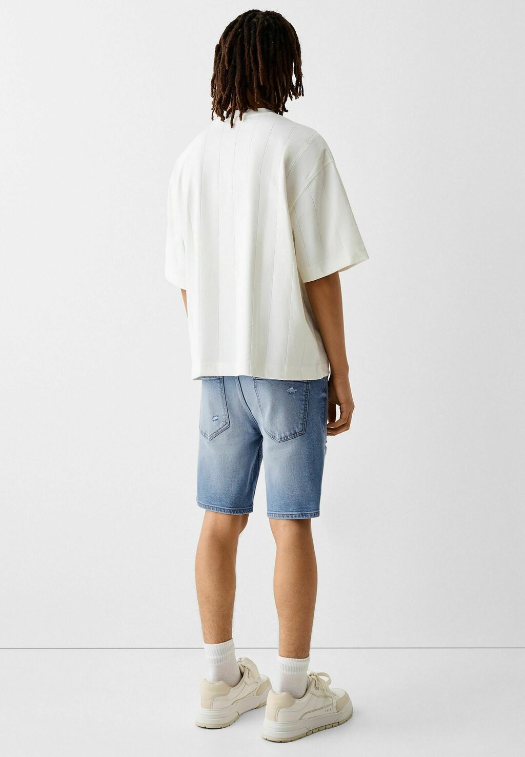 

Джинсовые шорты BERMUDA Bershka, цвет Stone Blue Denim