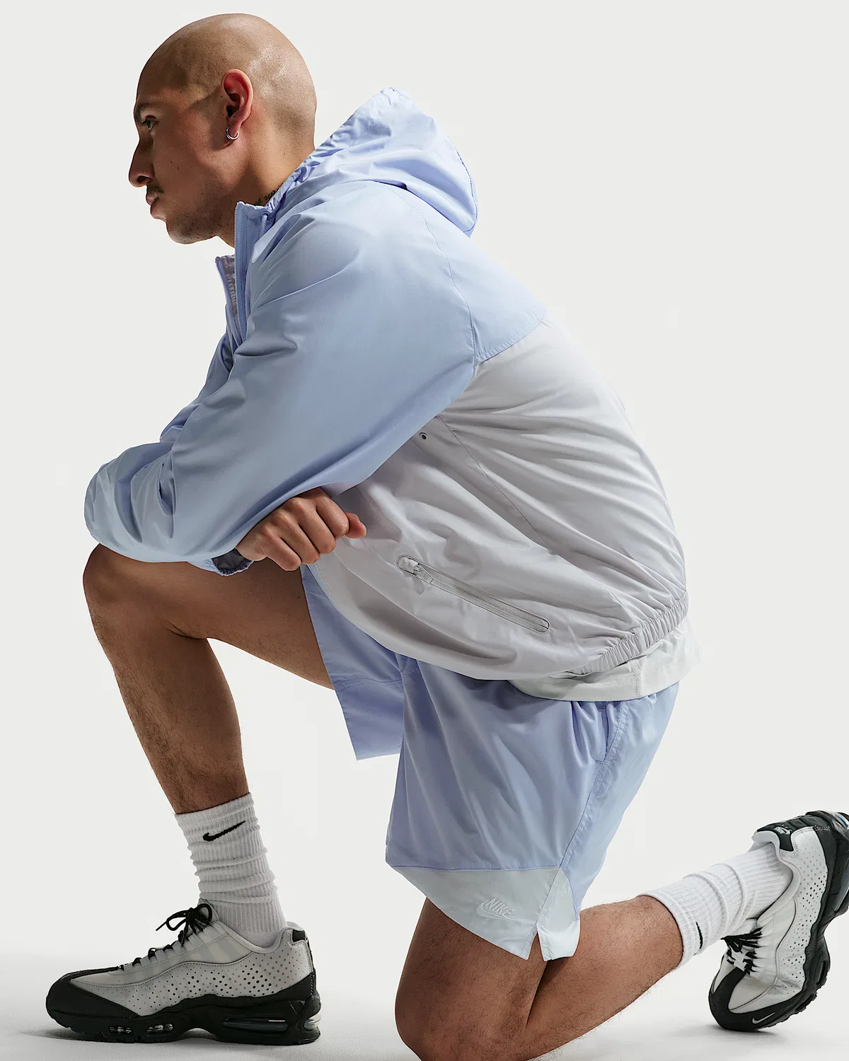 Мужские легкие тканевые шорты Nike Windrunner, Hydrogen Blue/Summit White/White — фото 4