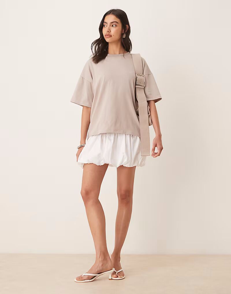 

ASOS DESIGN 2 в 1 футболка мини-платье с подолом-пузырьком цвета мокко