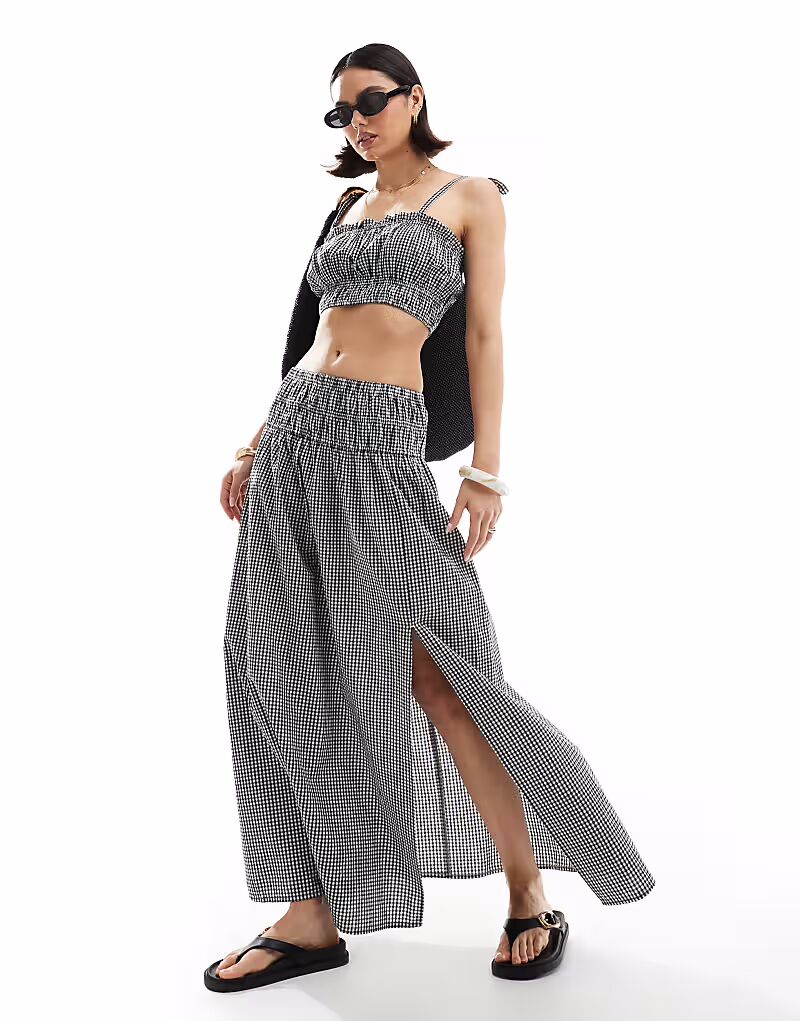 

Юбка миди со сборками в черную клетку виши New Look