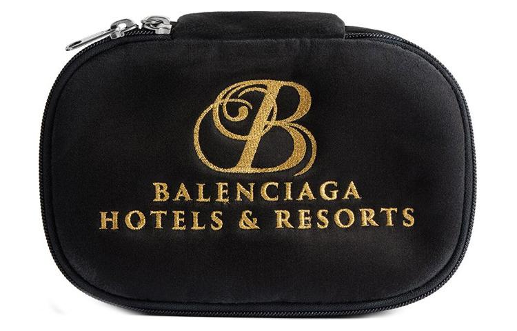 

Косметичка с вышитым логотипом B Balenciaga