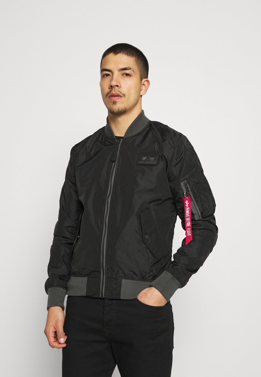 

Куртка-бомбер Alpha Industries, цвет black