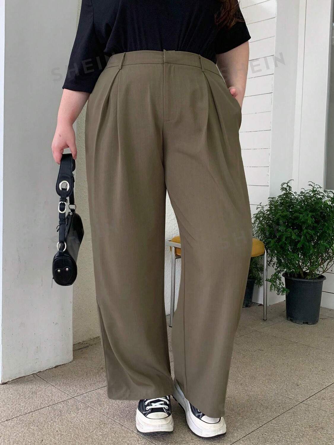 

Dazy Plus Большие размеры Черно-белые плиссированные широкие брюки с полуэластичной резинкой на талии Свободные повседневные брюки Dazy, зеленый