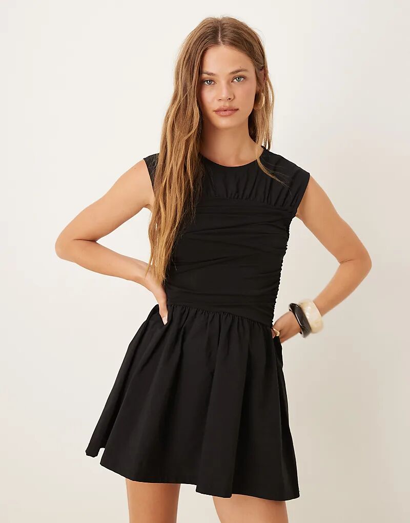 

Мини-платье из комбинированной ткани ASOS DESIGN с талией и запахом, черное