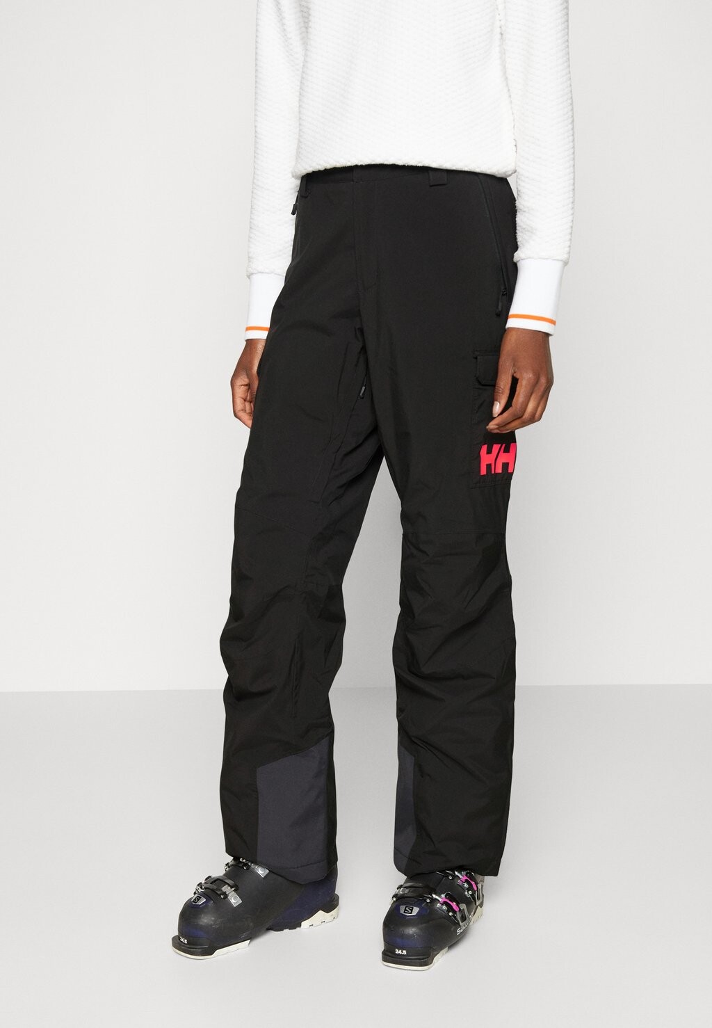

Лыжные брюки SWITCH CARGO INSULATED Helly Hansen, цвет black