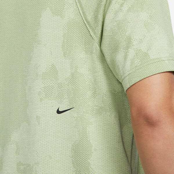 Футболка Nike Dri-FIT ADV A.P.S. Short-Sleeved Fitness Top 'Olive Aura', зеленый — фото 2