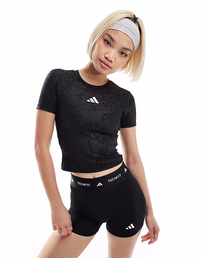 

Футболка Adidas Training Tech Fit с черным принтом