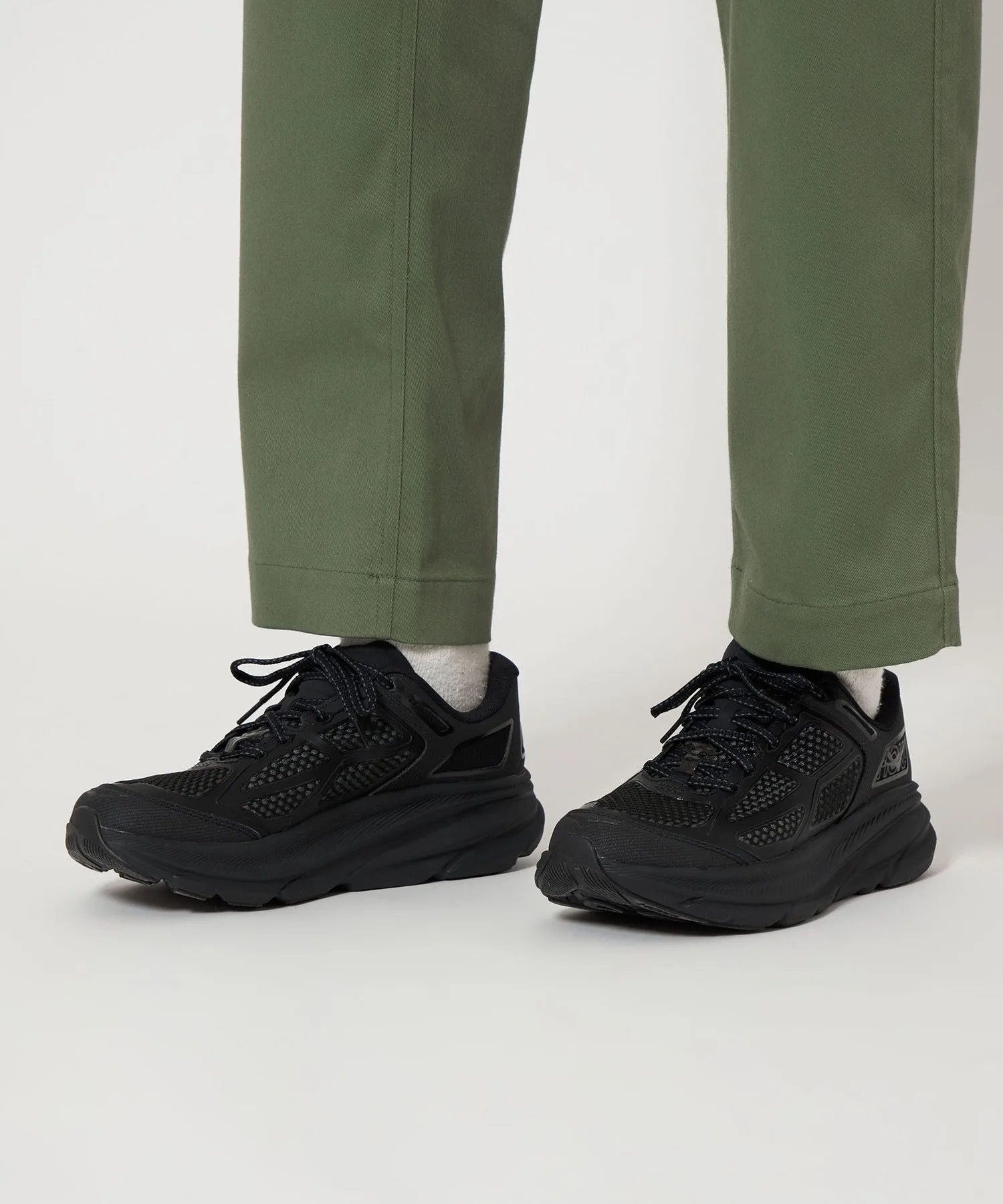 Мужские кроссовки HOKA Clifton One9 чёрные — фото 2