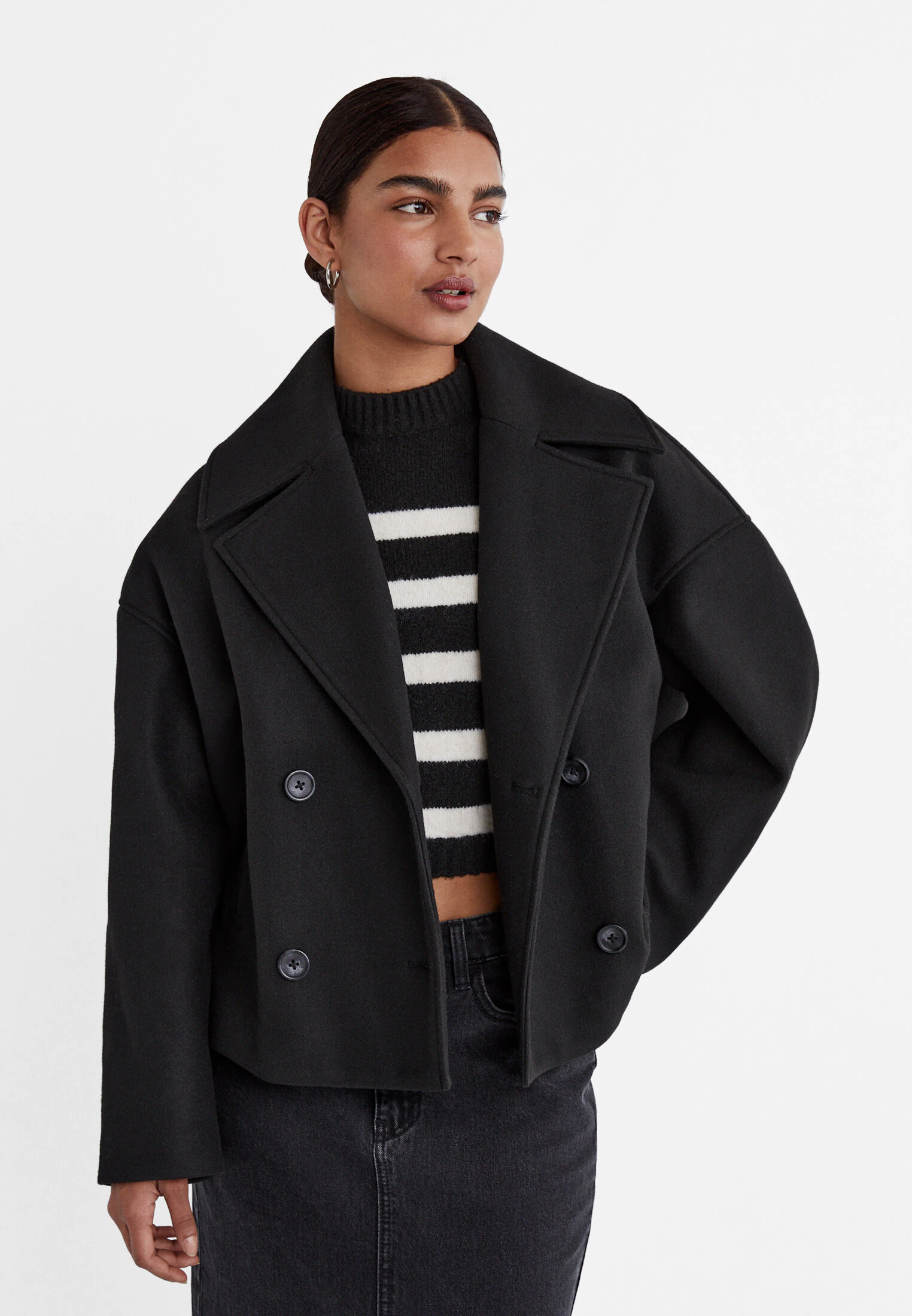 

Короткое двубортное пальто Stradivarius, черный