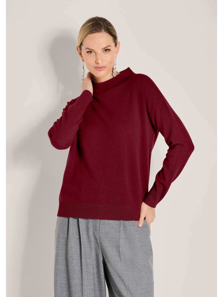 

MADELEINE Элегантный вязаный свитер с воротником-стойкой рубиново-красного цвета