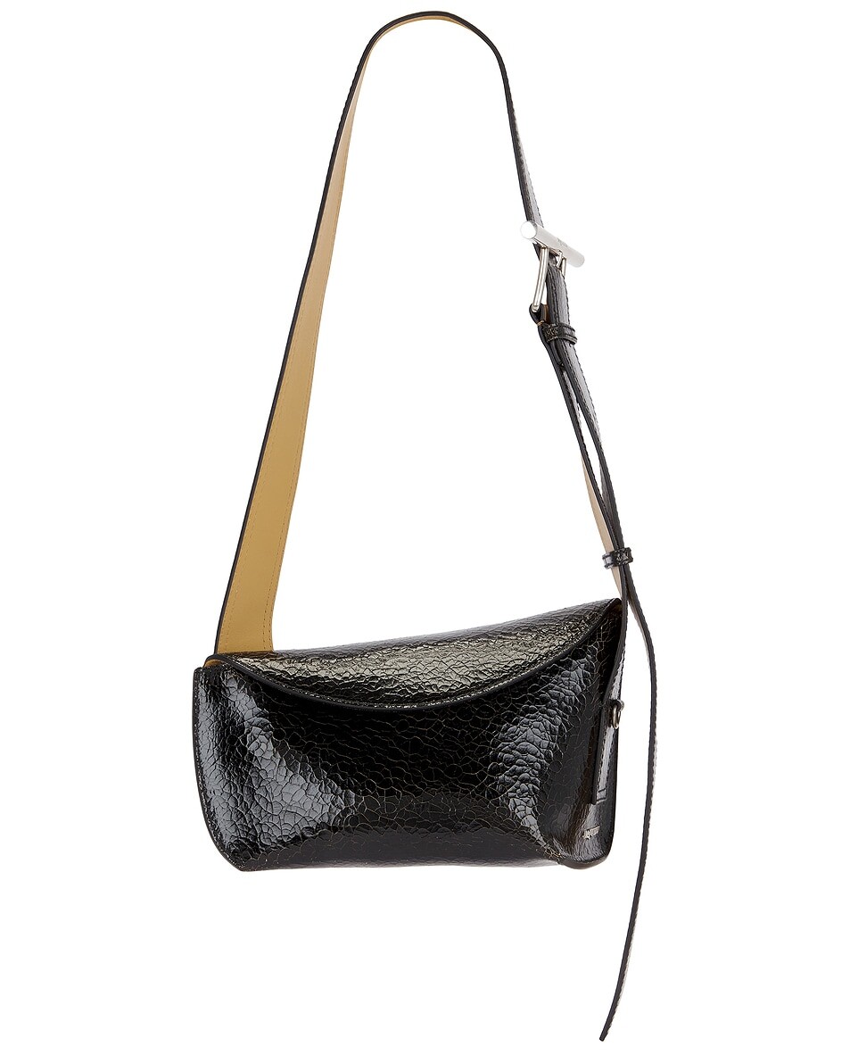 

Сумка-слинг из потрескавшейся кожи Alexander Mcqueen, цвет Black & Caramel