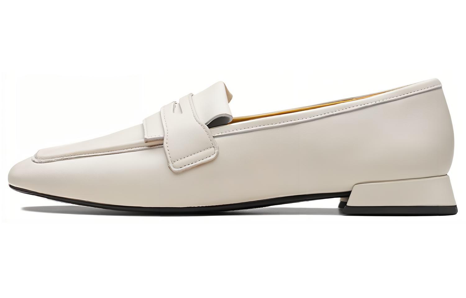 Женская повседневная обувь женская белая Clarks