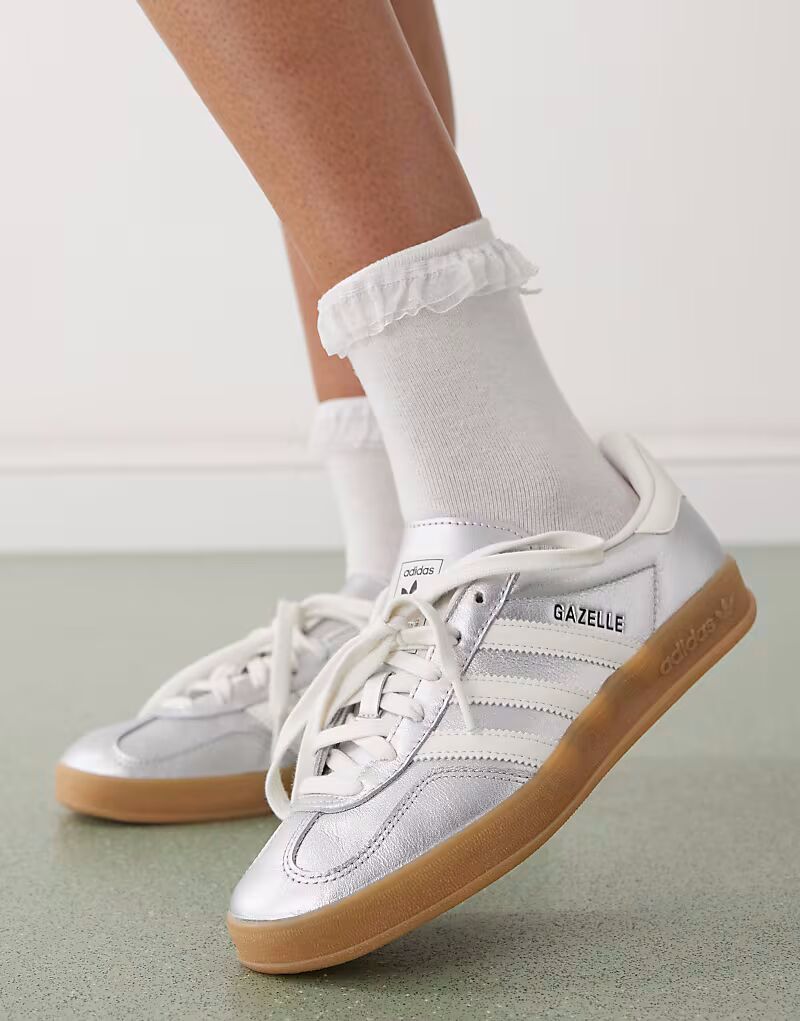 

Кроссовки для дома Adidas Originals Gazelle в зеркально-серебристом цвете