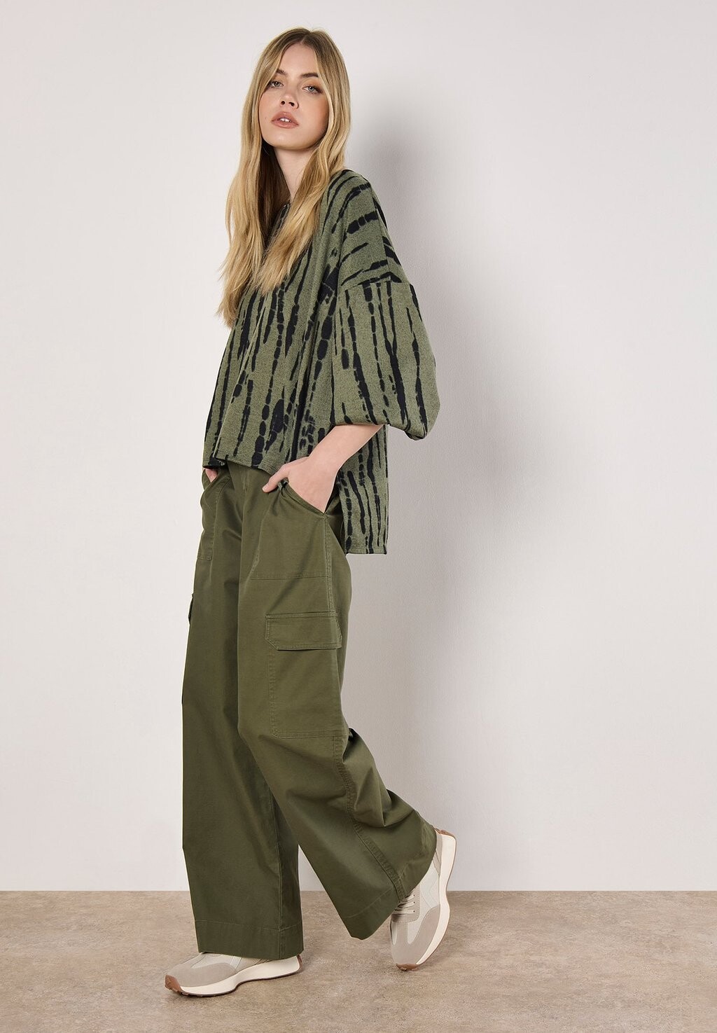 

Блуза TIE DYE STRIPE Apricot, хаки