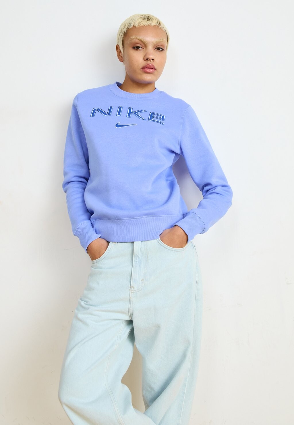 

Толстовка LOGO CREW Nike Sportswear, синий