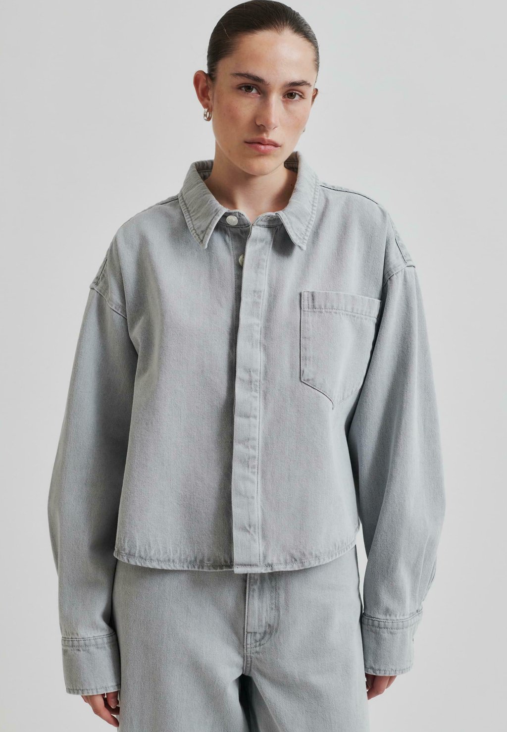 

Блузка на пуговицах DENIRA Second Female, серый