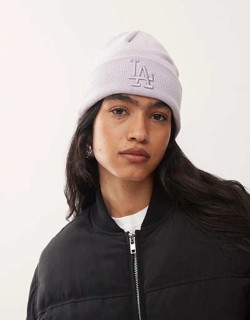 

Женская вязаная шапка бини с широкими манжетами и логотипом New Era LA Dodgers сиреневого цвета