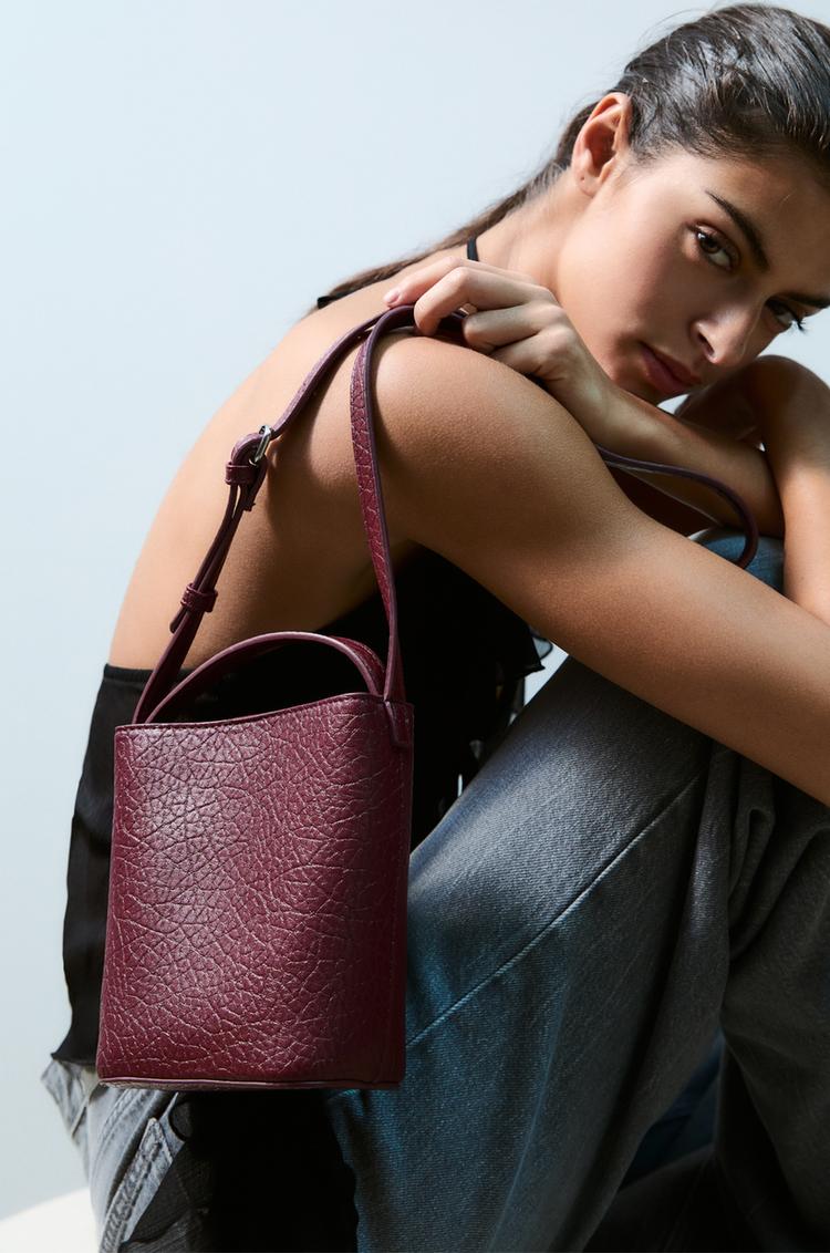 

Сумка через плечо из искусственной кожи Pull And Bear, бордовый