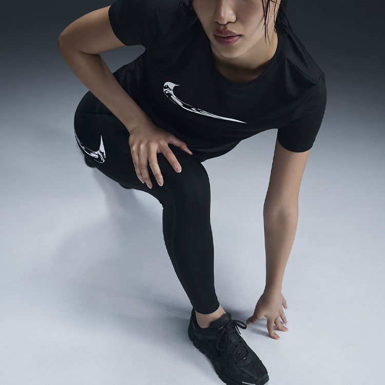 Nike Футболка для бега Dri Fit женская black — фото 4