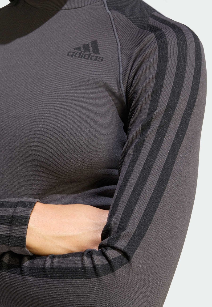 Топ Adidas Originals Long sleeved top, Utility Black/Black/Grey Two/Black — фото 4