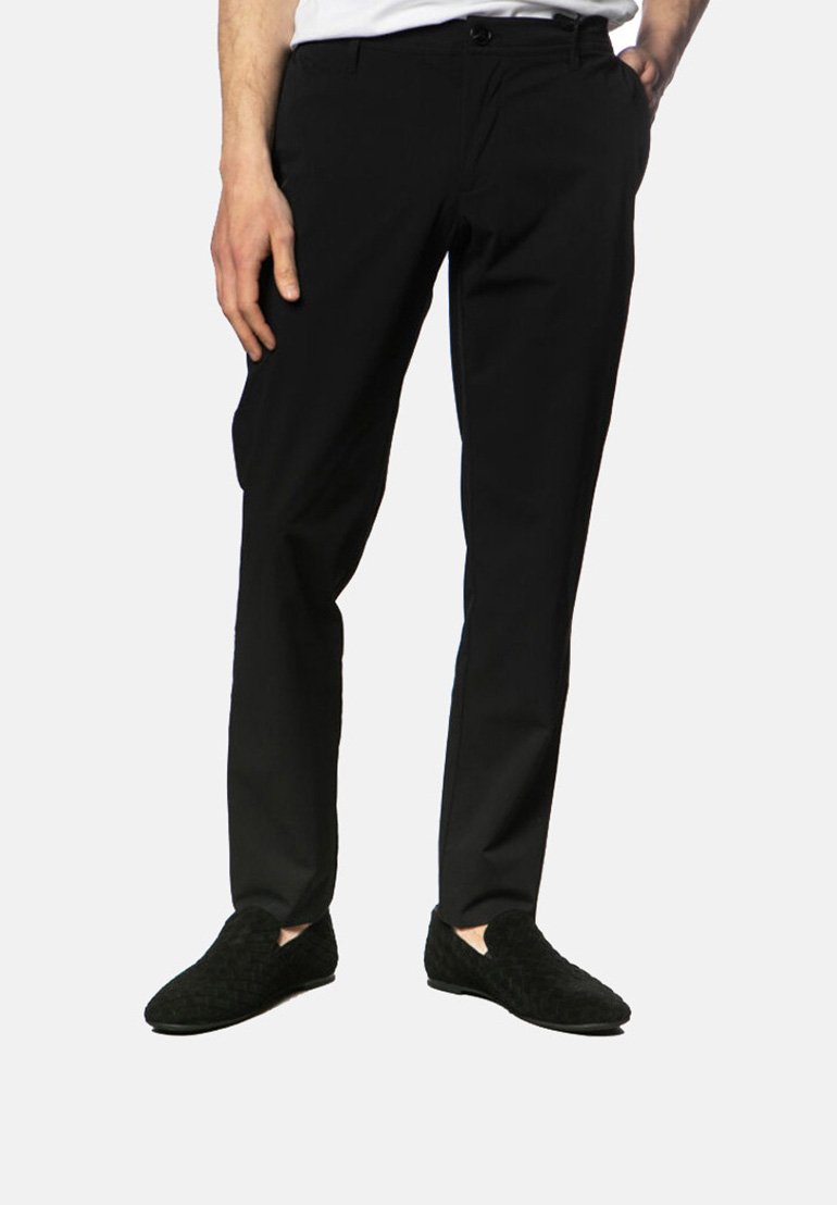 

Чиносы Armani Exchange, черный