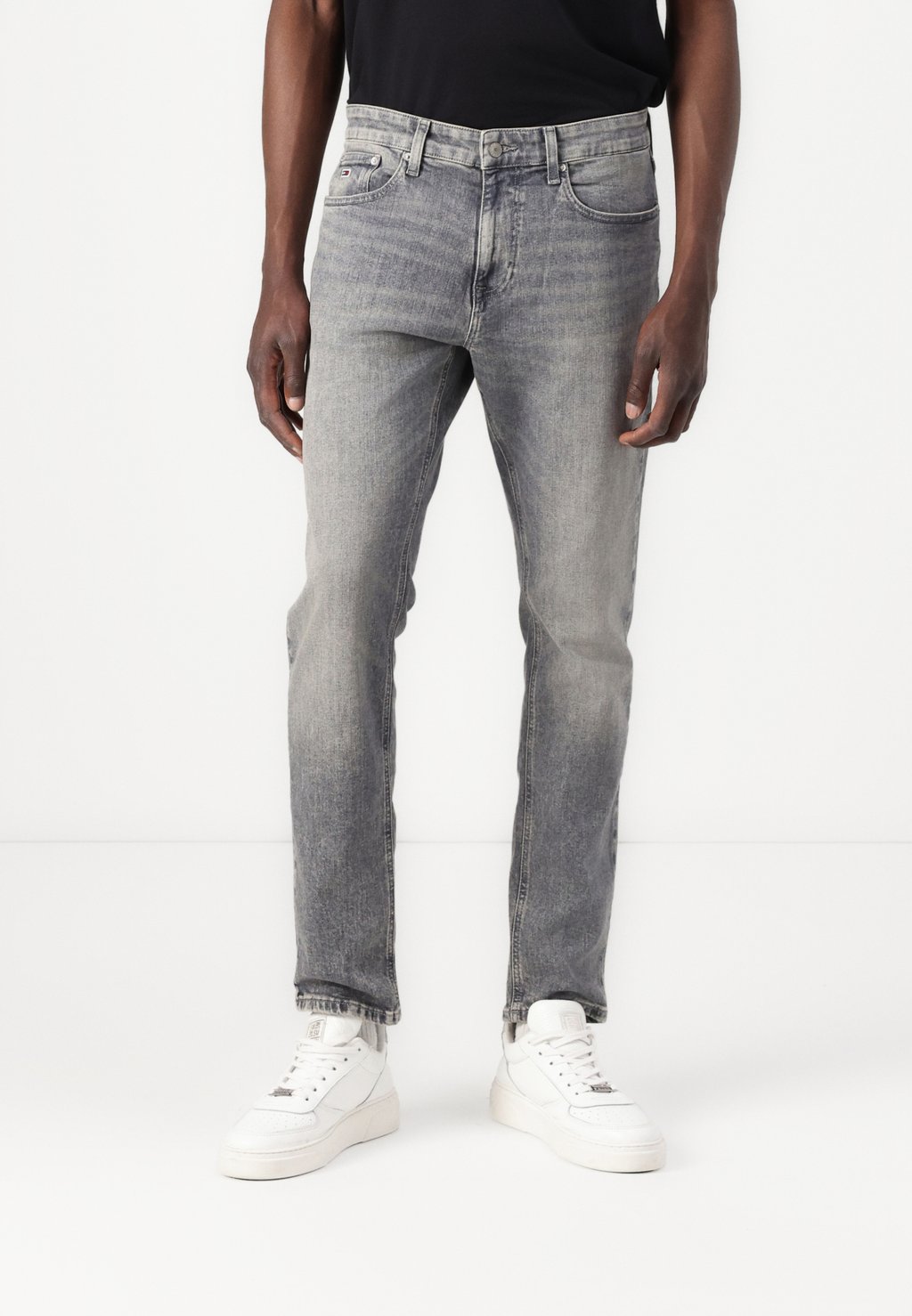 

Зауженные джинсы AUSTIN SLIM - Slim fit jeans Tommy Jeans, цвет Denim Black