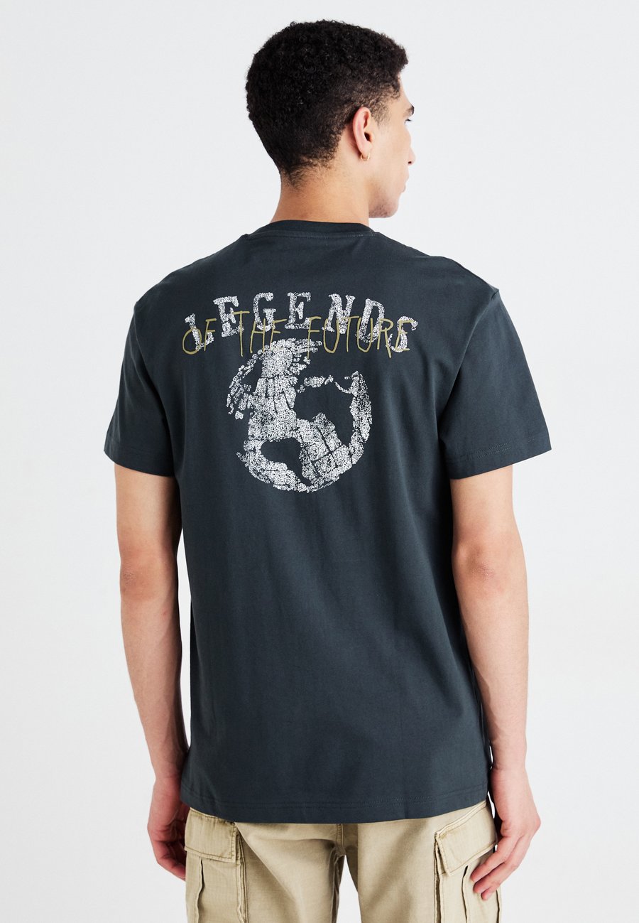 

Футболка Lee RELAXED GRAPHIC TEE, Washed Black/Black, Черный, Футболка Lee RELAXED GRAPHIC TEE, Washed Black/Black