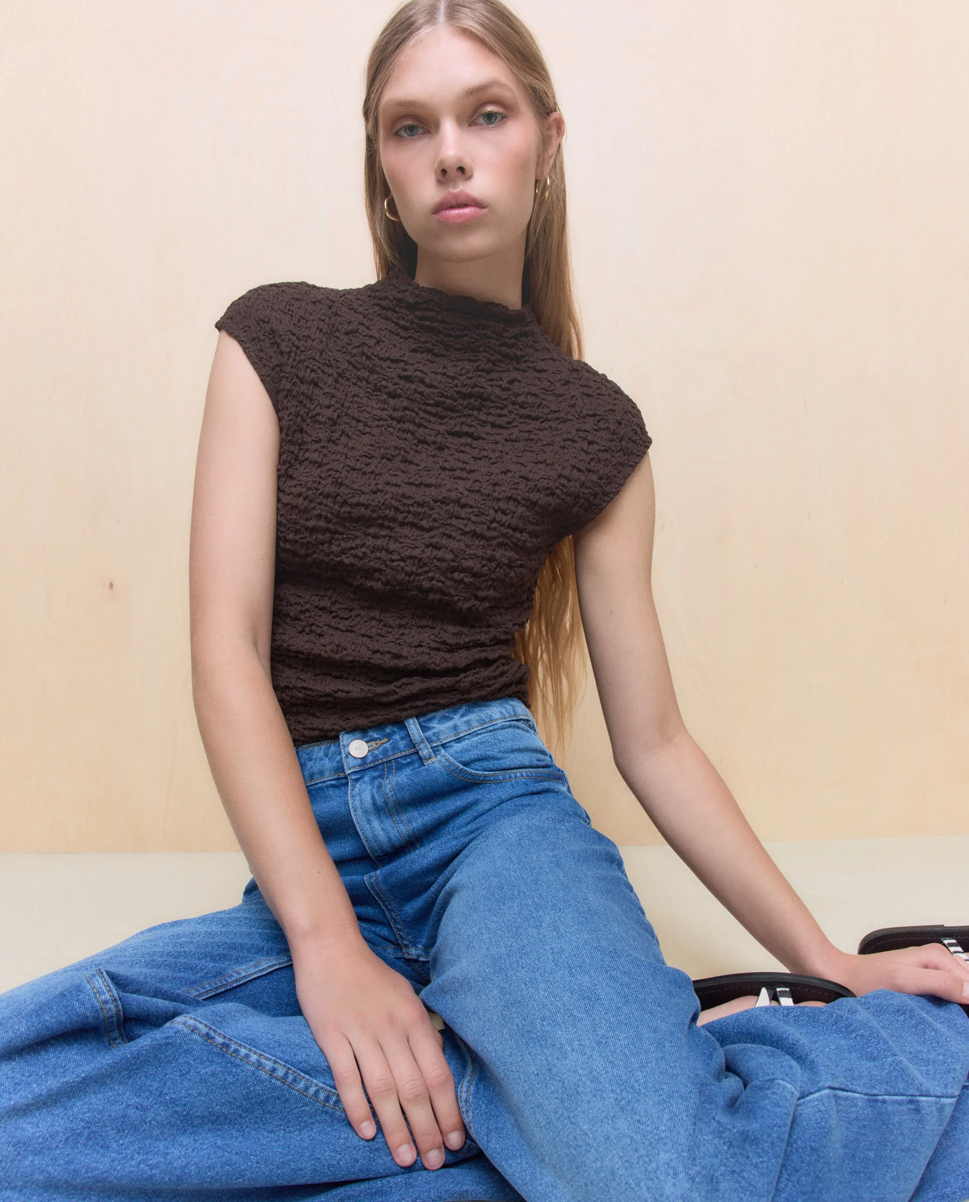 

Женская футболка с короткими рукавами и сборками Easy Wear, коричневый