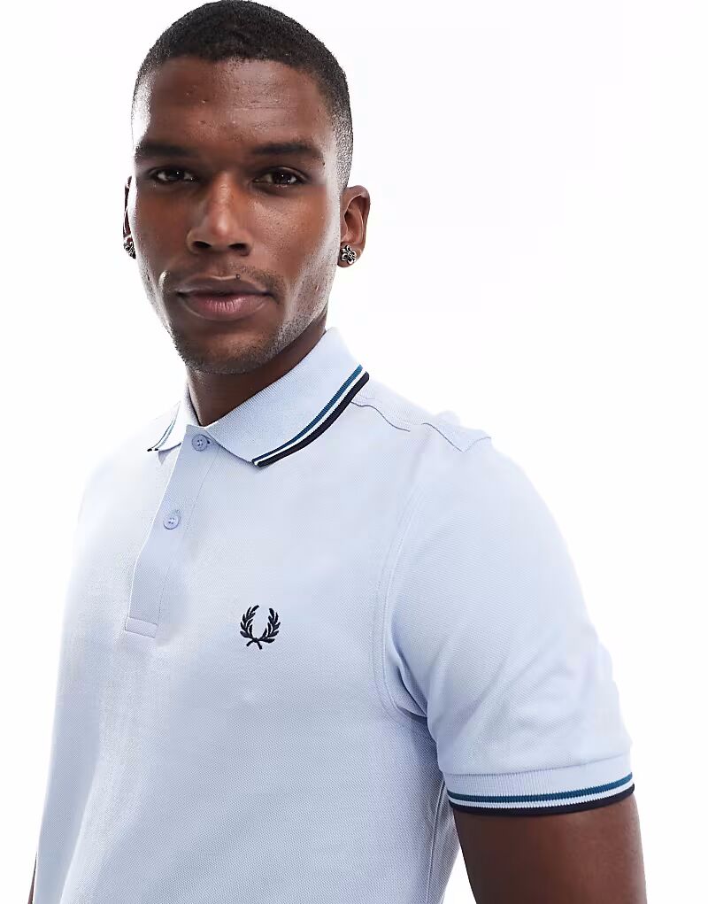 

Поло Fred Perry с двумя наконечниками светло-голубого цвета