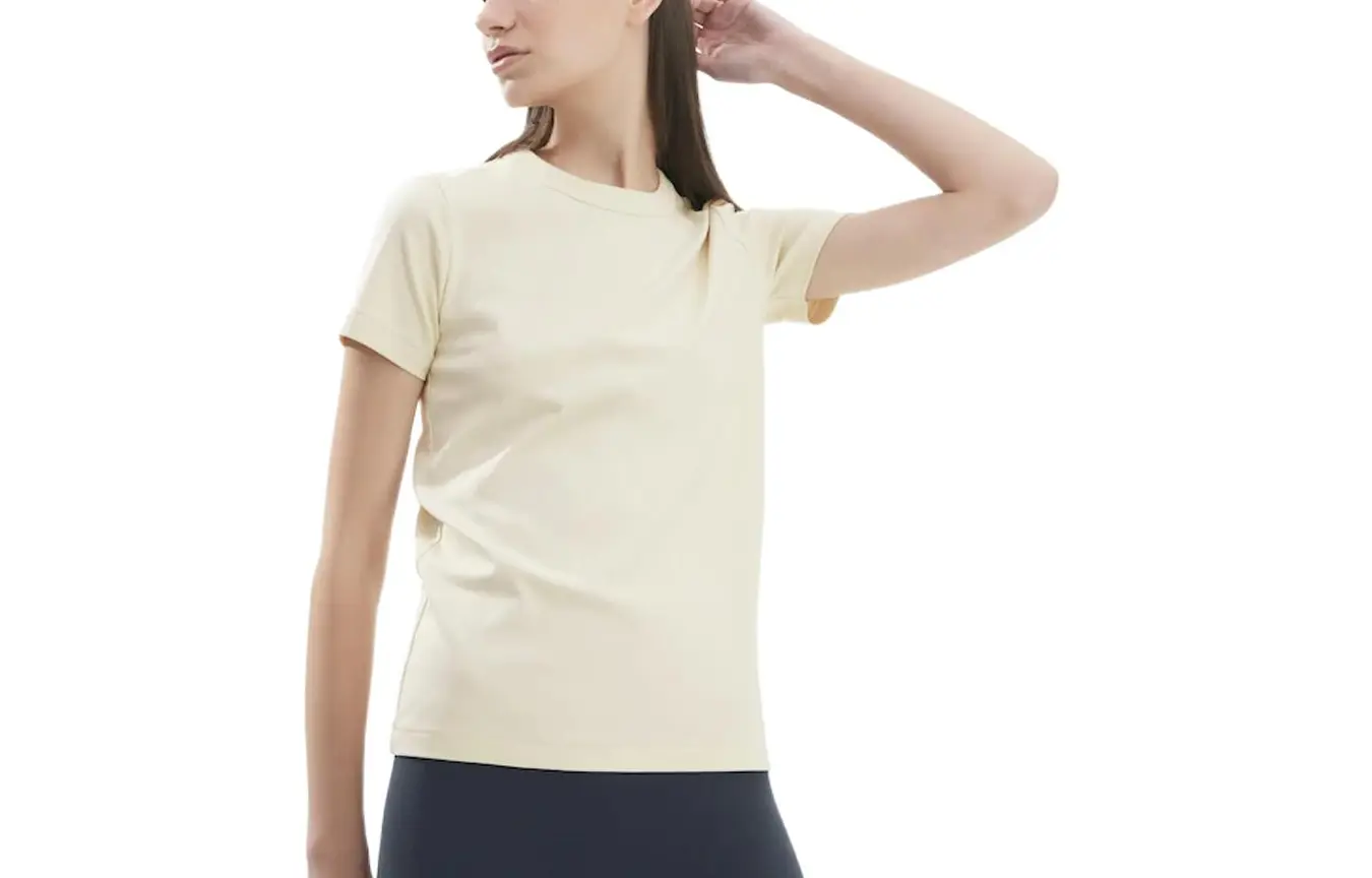 

Футболка женская светло-бежевая Uniqlo