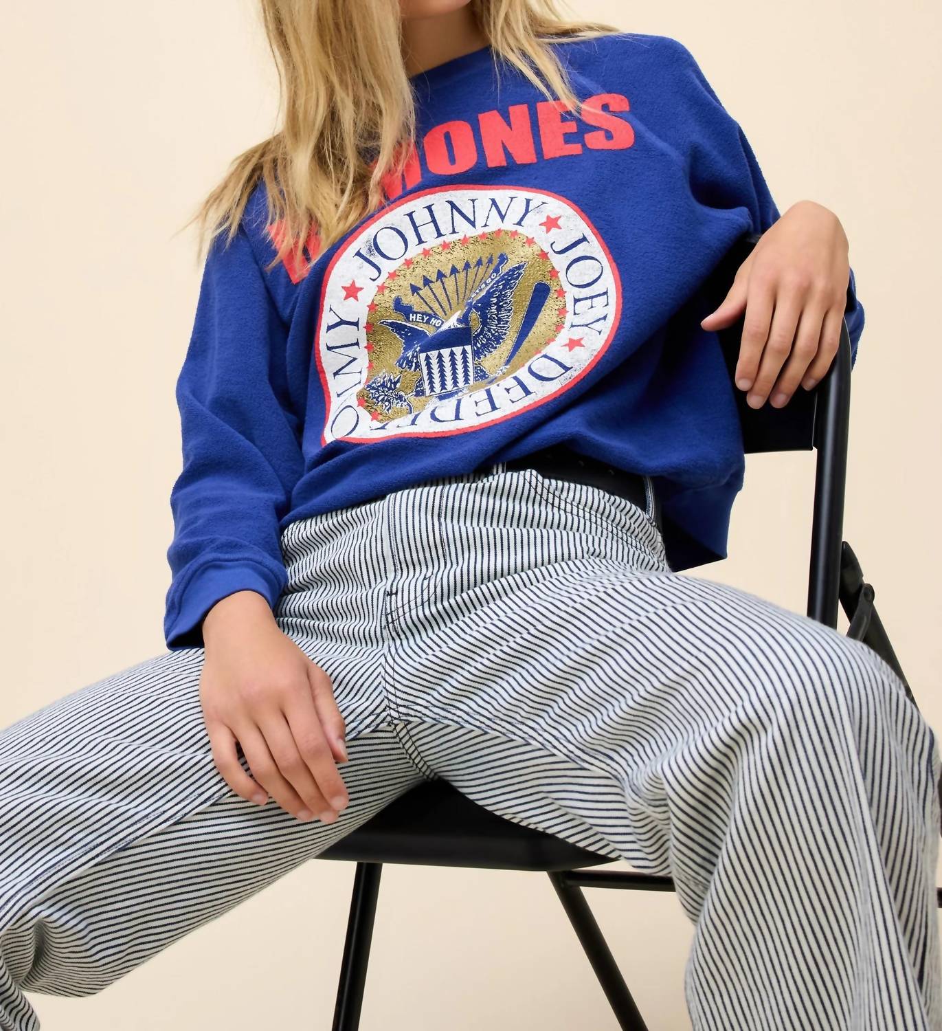 

Толстовка Ramones Gold Seal Reverse Raglan в синем кварце DAYDREAMER