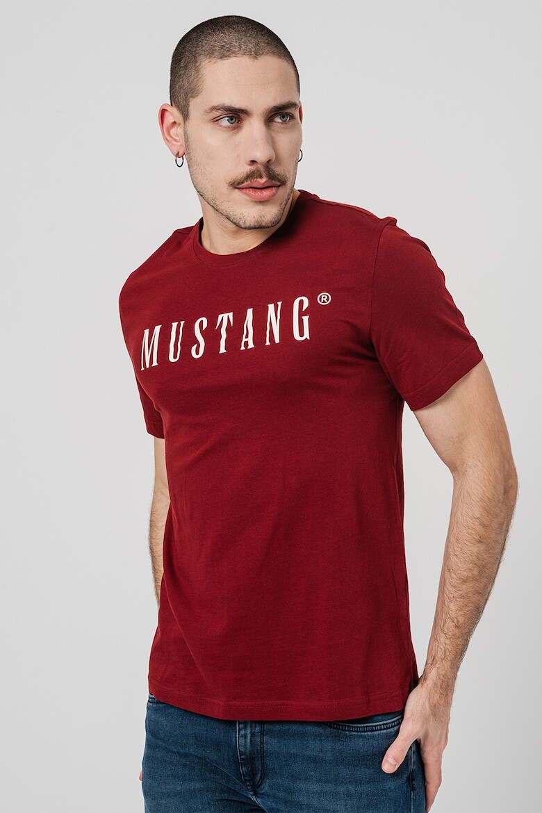 

Футболка с логотипом Mustang, красный