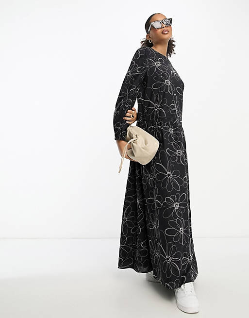 

Однотонное платье макси с заниженной талией и вышивкой ASOS DESIGN