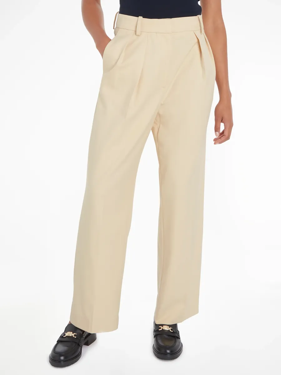 

Тканые брюки Tommy Hilfiger "MD CORE RELAXED STRAIGHT PANT" с вышивкой логотипа на спине, слоновая кость