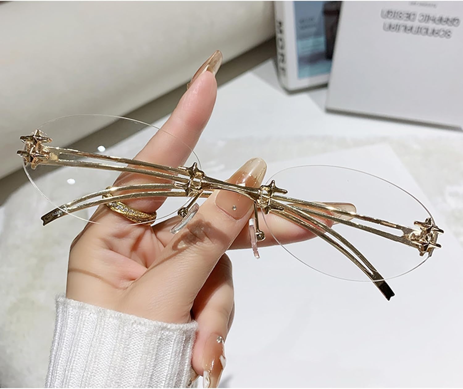 

bullabulling Модные овальные солнцезащитные очки без оправы для женщин, модель Y2k, маленькие солнцезащитные очки с защитой от УФ-излучения UV400, металлические линзы со звездой (золотые/прозрачные), Gold/Clear