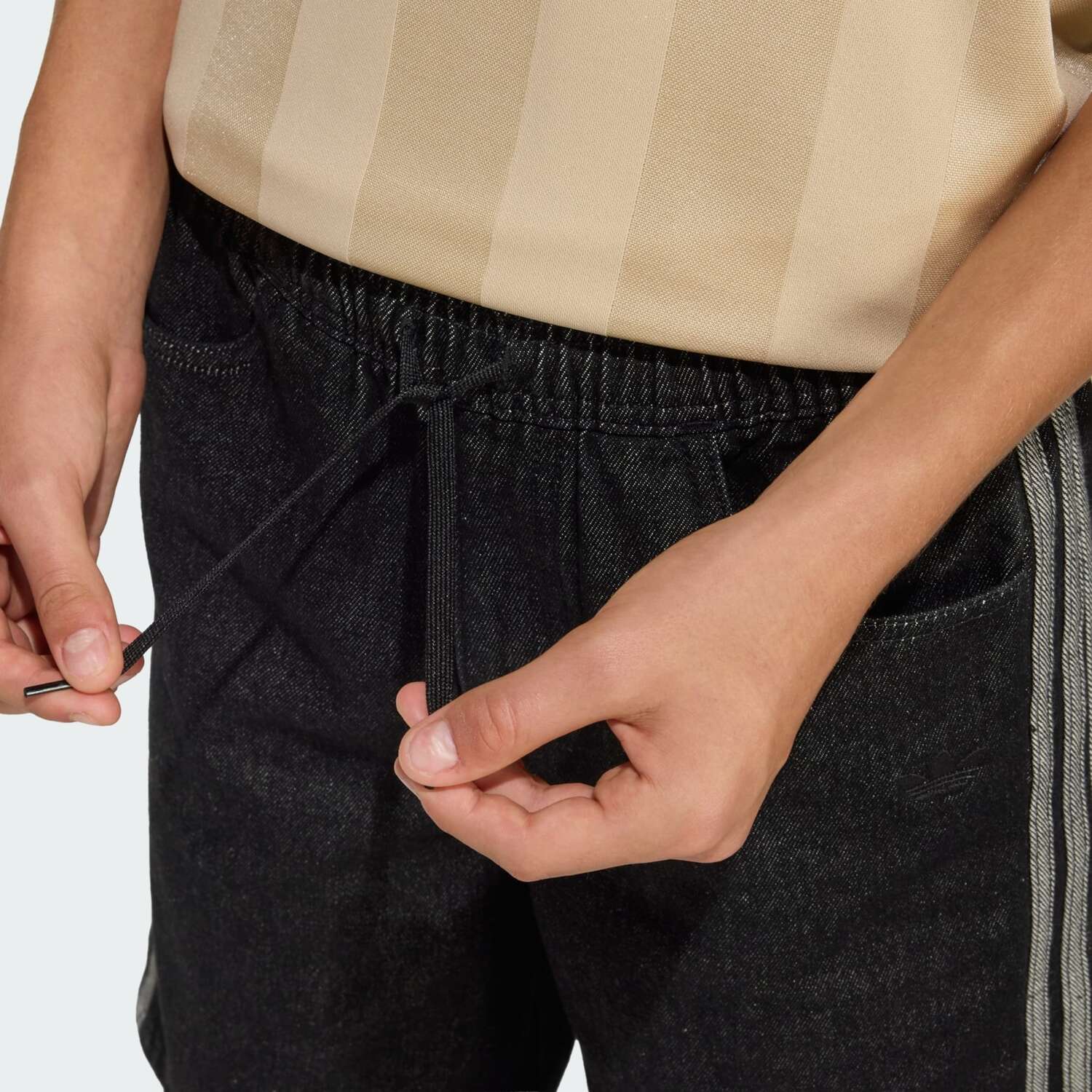 Adidas Originals Джинсовые шорты свободного кроя 'DENIM' в черном дениме — фото 4