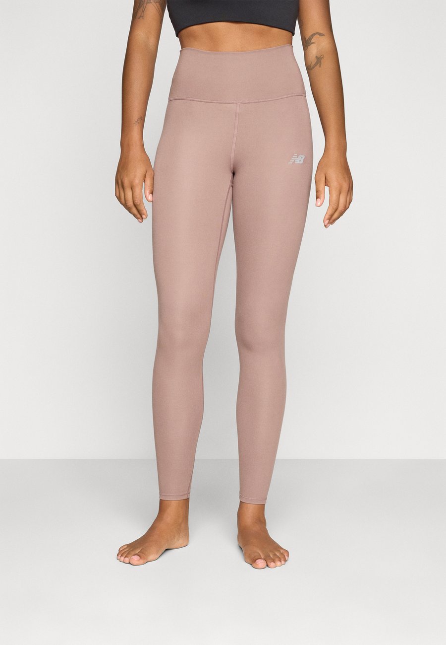 

Леггинсы New Balance HARMONY HIGH RISE LEGGING, Earth Shadow/Brown