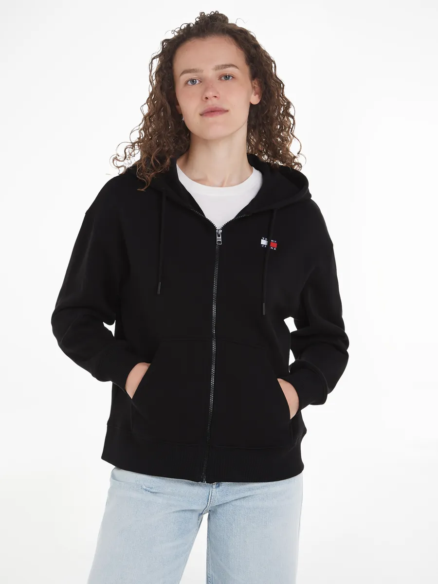 

Толстовка Tommy Jeans с капюшоном "TJW BADGE ZIP THRU HOODIE EXT" и логотипом Tommy Jeans, черный