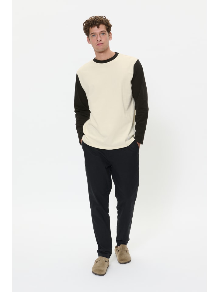 

Рубашка MAhudson с длинными рукавами, свободного кроя, в черном и бежевом цветах. Matinique