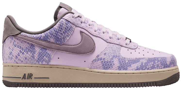 

Кроссовки Nike Air Force 1 '07 LV8 'Snakeskin Pack - Doll', фиолетовый