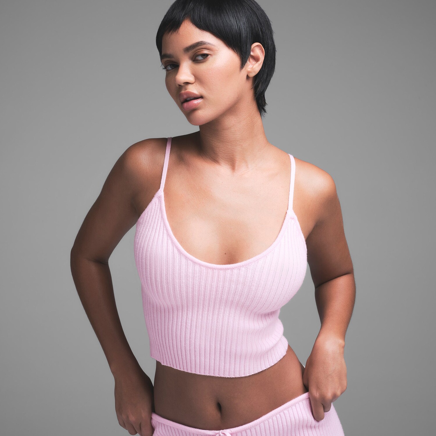 

Свитер трикотажный ками SKIMS, цвет baby pink