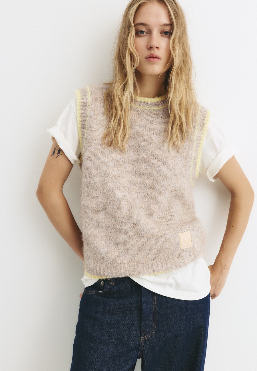 

Джемпер PULL&BEAR Jumper, Yellow