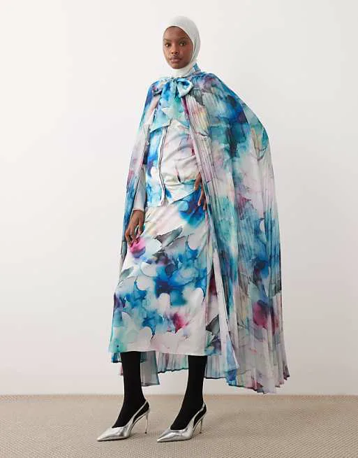 

Атласная накидка макси IAAL в сочетании с акварельным цветочным принтом