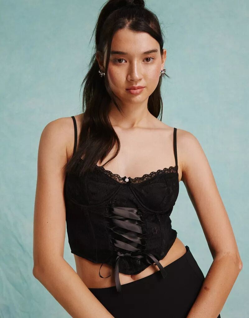 

Черный корсетный топ с кружевной завязкой спереди Miss Selfridge