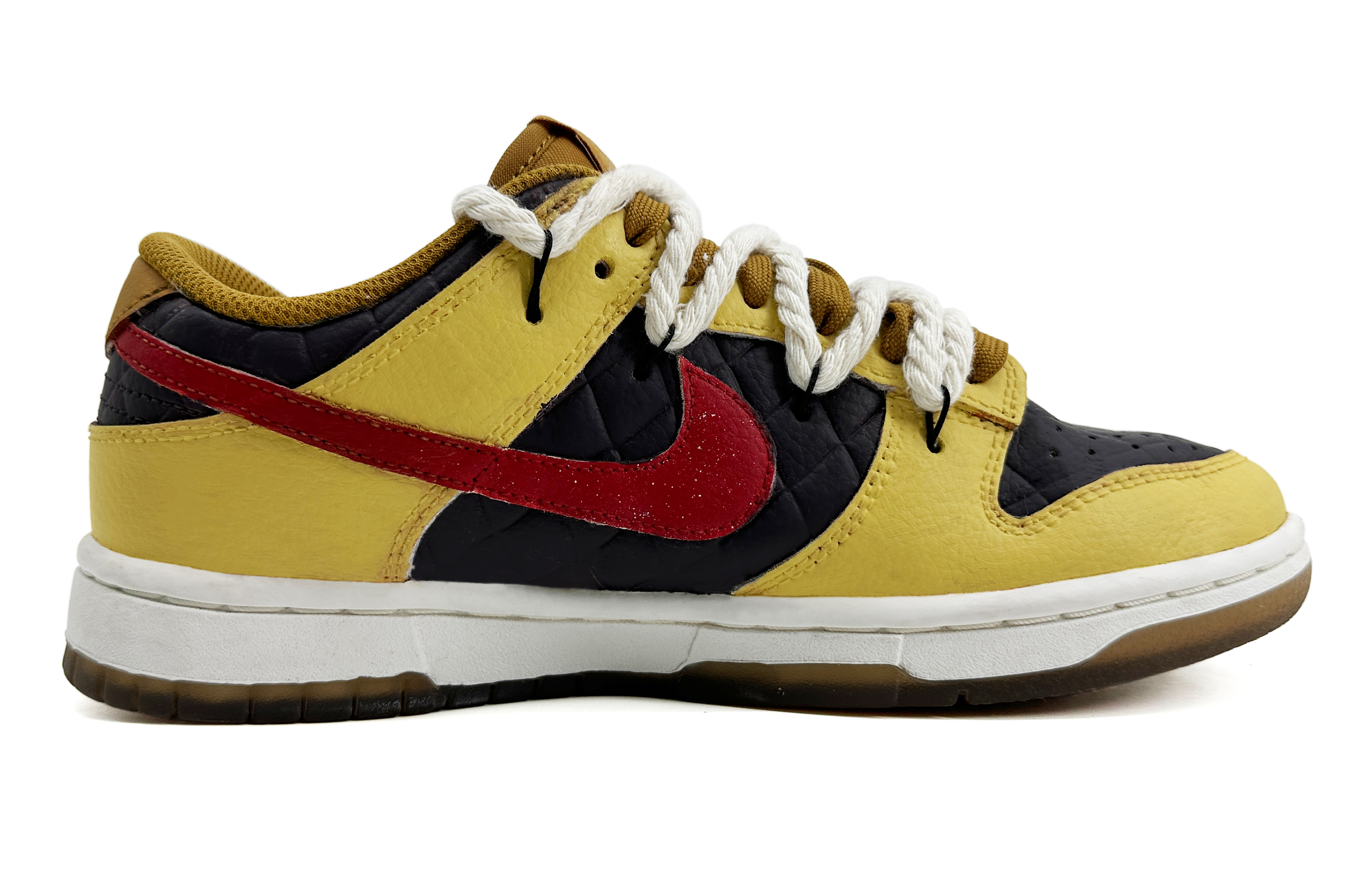 

Кроссовки Nike Dunk Skateboarding Shoes Women's Low-top Black/yellow, черный