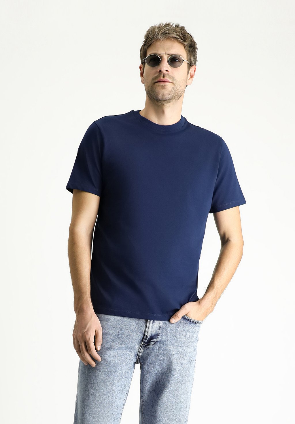 

Базовая футболка CREW NECK REGULAR FIT SOLID COLOR Kigili, синий