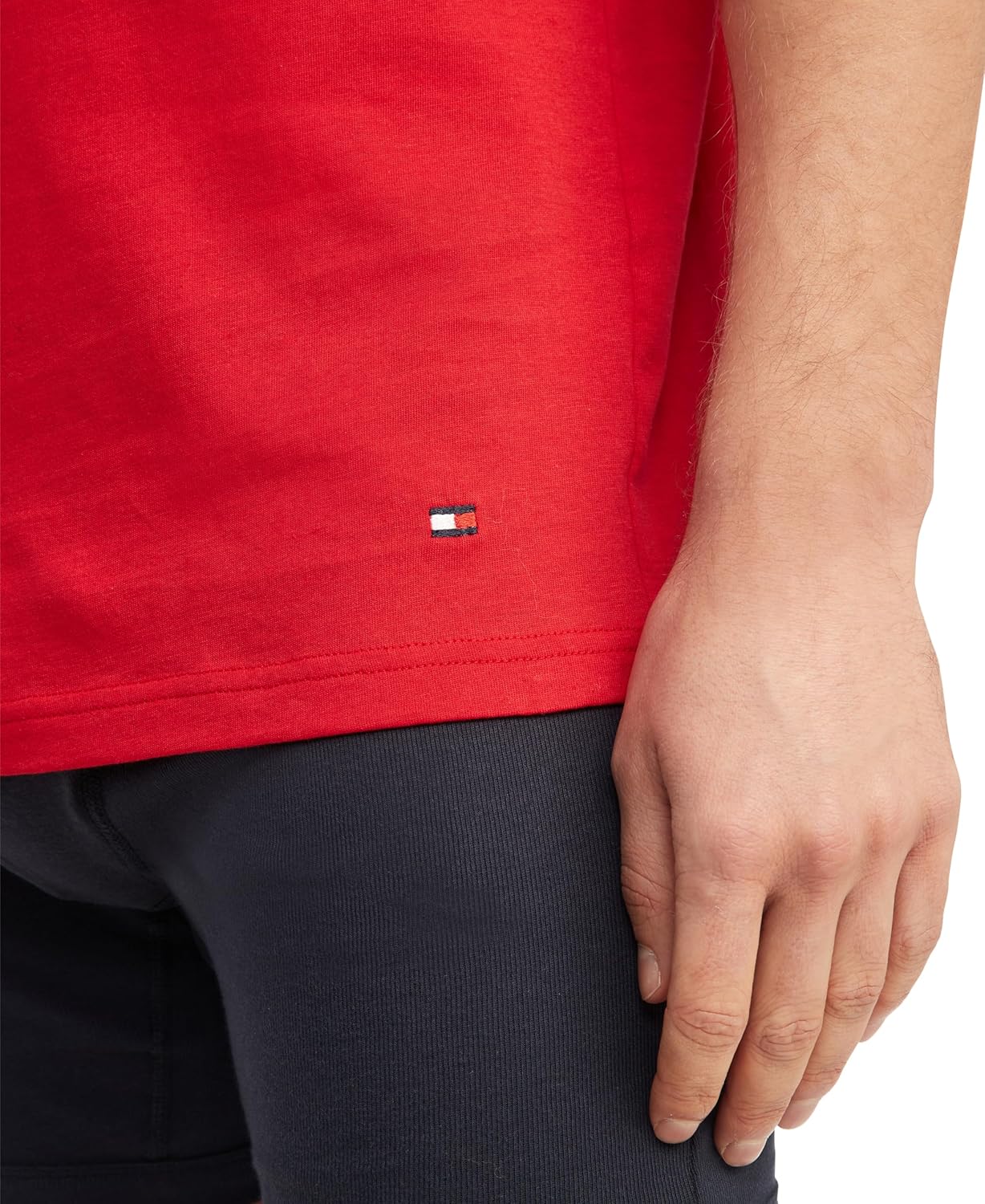 Комплект из 3 классических мужских хлопковых маек Tommy Hilfiger с V-образным вырезом, Primary Red, Navy, White — фото 4