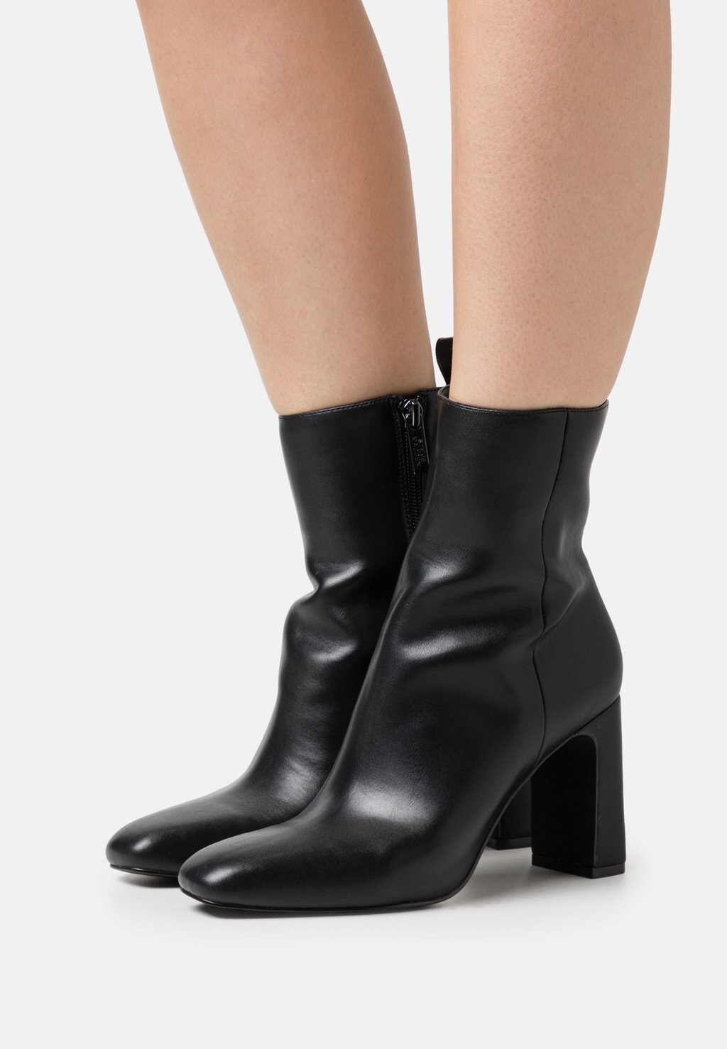 

Ботильоны на каблуке Adelisa Steve Madden, черный