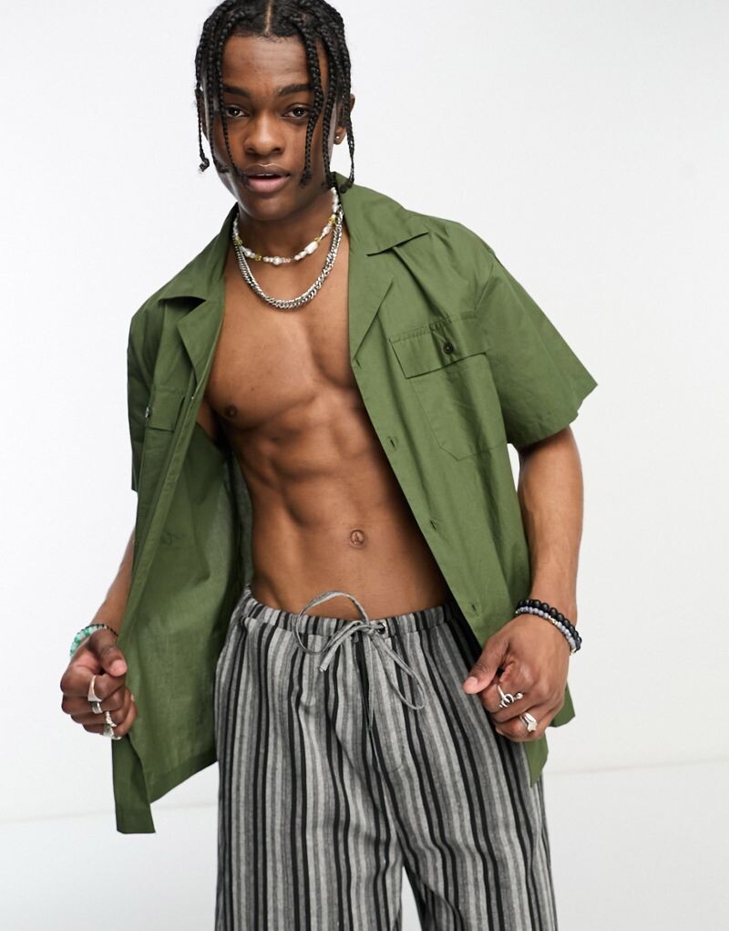 

COLLUSION – Рубашка оверсайз с короткими рукавами и кубинским воротником цвета хаки